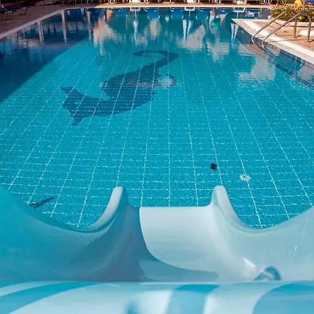 Olive Grove Hotell 2*